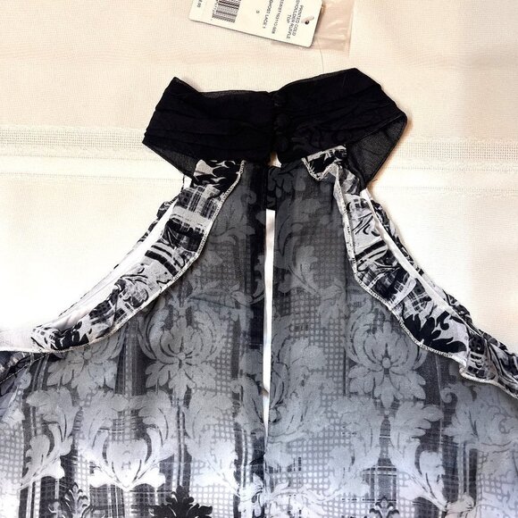 💥SALE bebe NWT Cold Shoulder Ruffle Top Ghost Lace 1 Size S Black White Gry - Picture 6 of 15